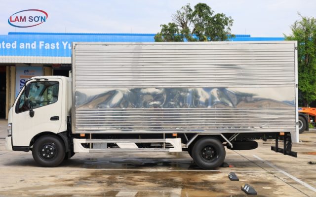 Hino 300 XZU 720 Thùng Kín - Showroom Hino Lam Sơn