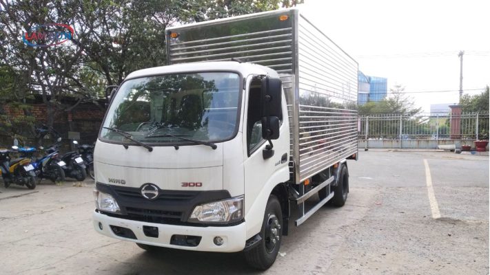 Xe Hino 300 Màu Trằng Thùng Kín - Tại Showroom Hino Lam Sơn