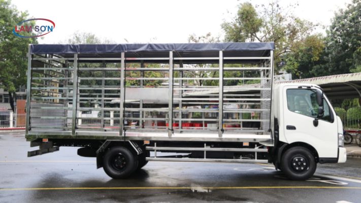 Xe hino 300 thùng gia cầm - ô tô lam sơn - 2