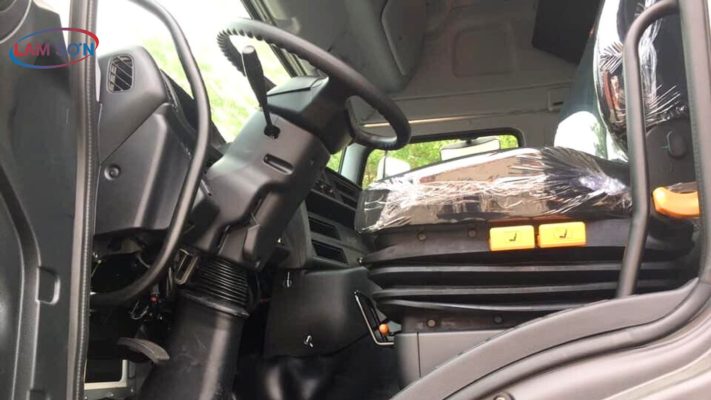 Hino 700 - SS2P - Khoang Nội Thất