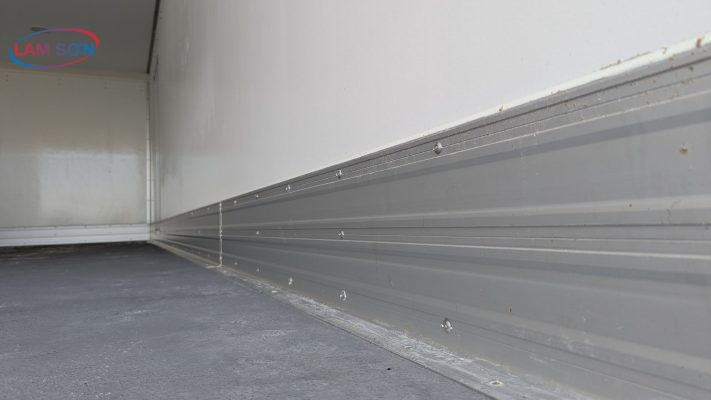 Bên trong thùng bảo ôn