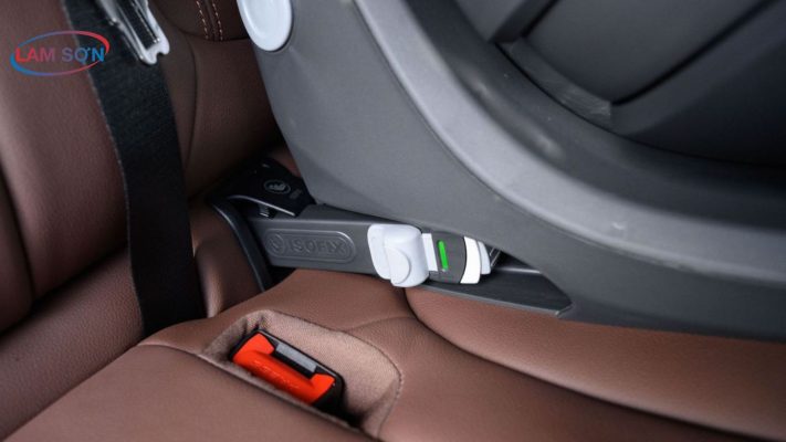 Ghế an toàn cho trẻ em trên ô tô