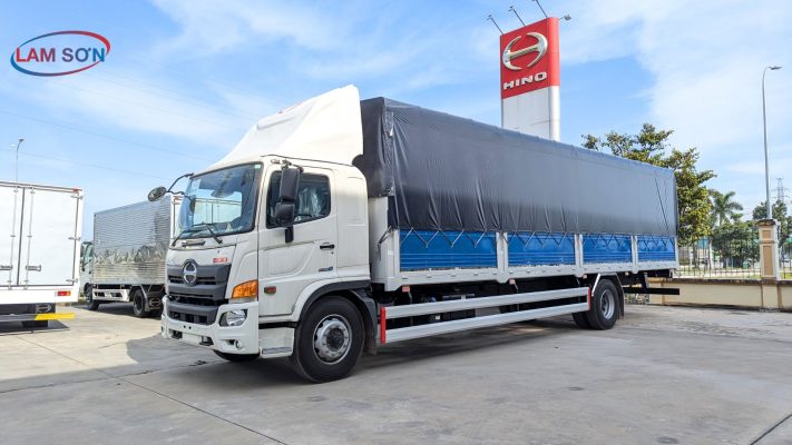 Hino 500 - Thùng mui bạt -Tại Showroom Lam Sơn